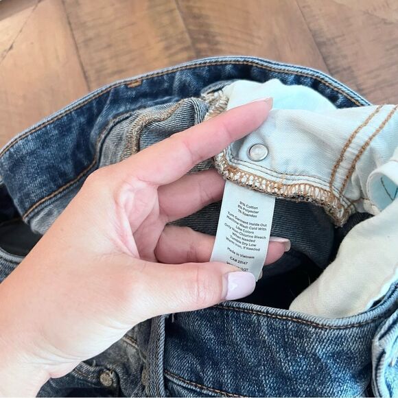 Talbots Everyday Relaxed Jeans Womens Size 14 Blue Denim Raw Hem - Picture 6 of 8